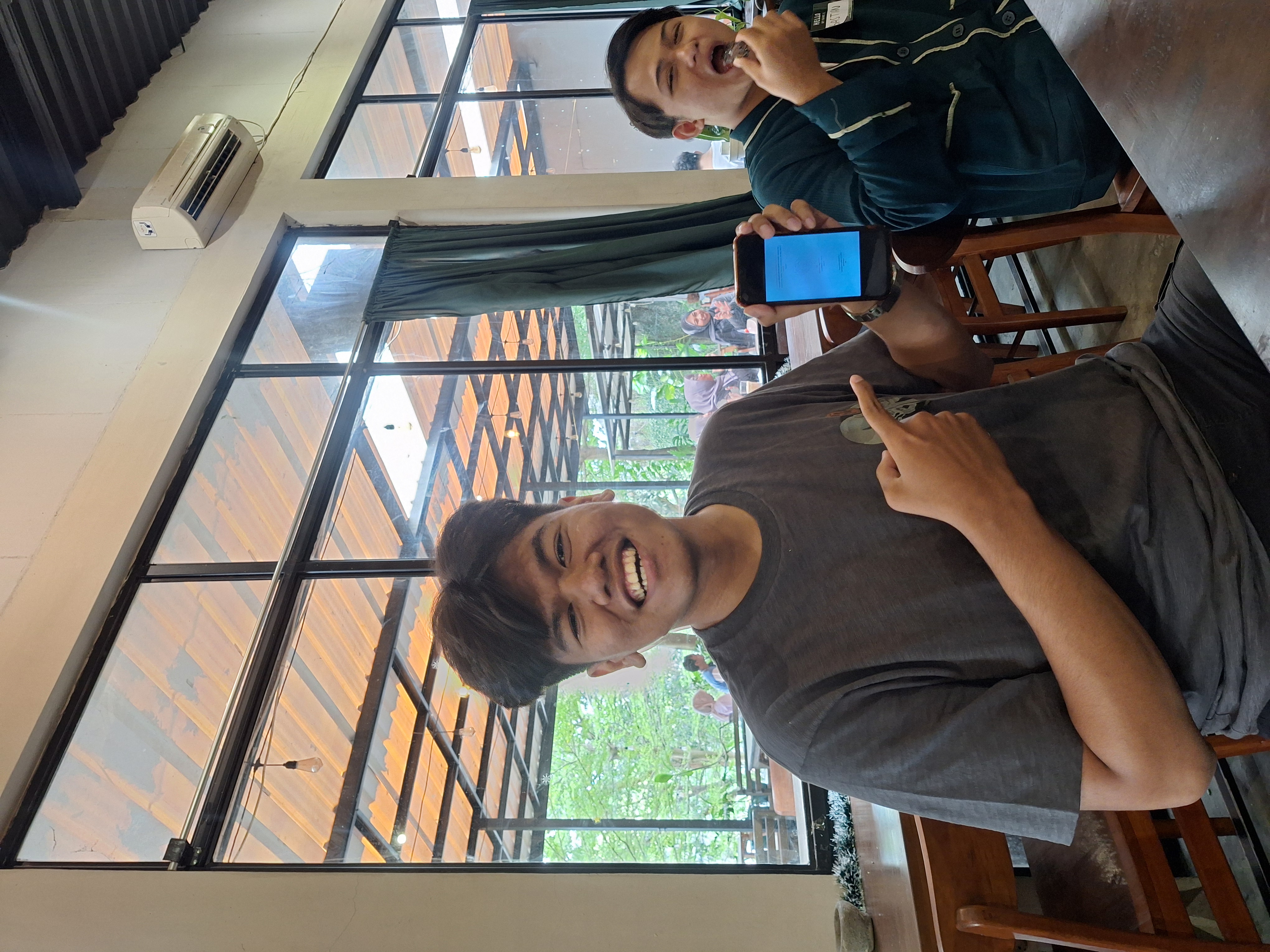 A candid Share&Connect moment